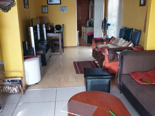 2 Bedroom Property for Sale in Ilitha Park Western Cape